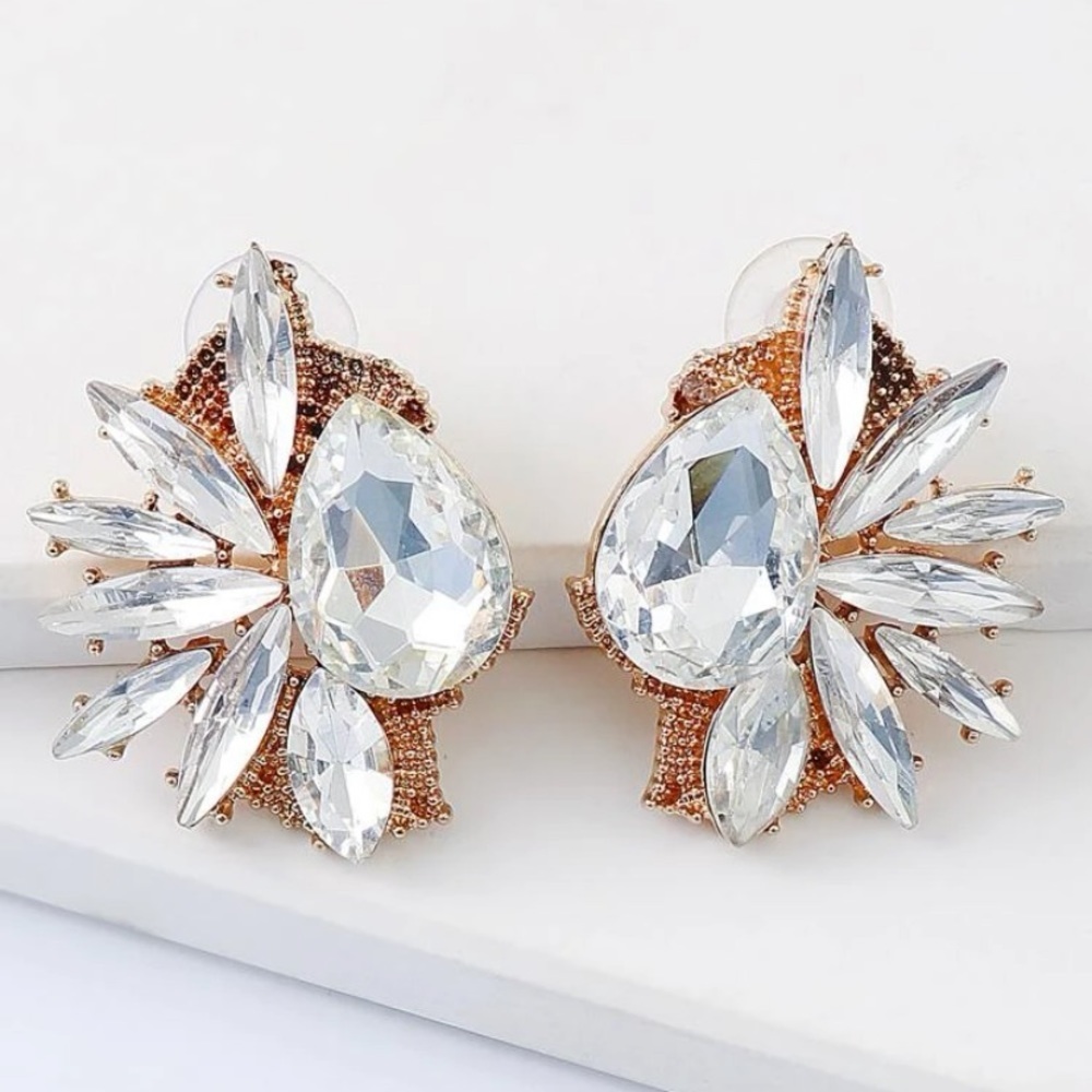 Luxury Look Rhinestone Stud Earrings - Picture 6 of 8